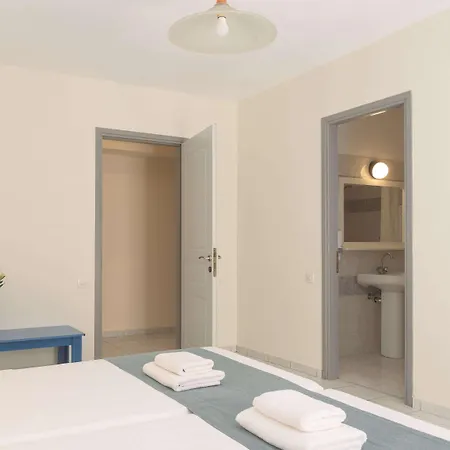 Central Hersonissos Hotel מלון 3*